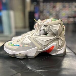 Size 7.5 - Nike LeBron 13 Easter